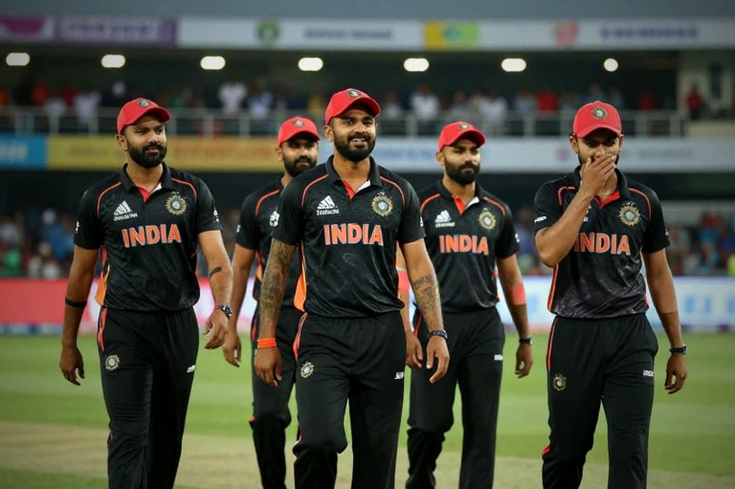 cricket_asia लेबल वाली वह पंक्ति, जिसमें एक हिरण पार्क और एक झूलता पुल था