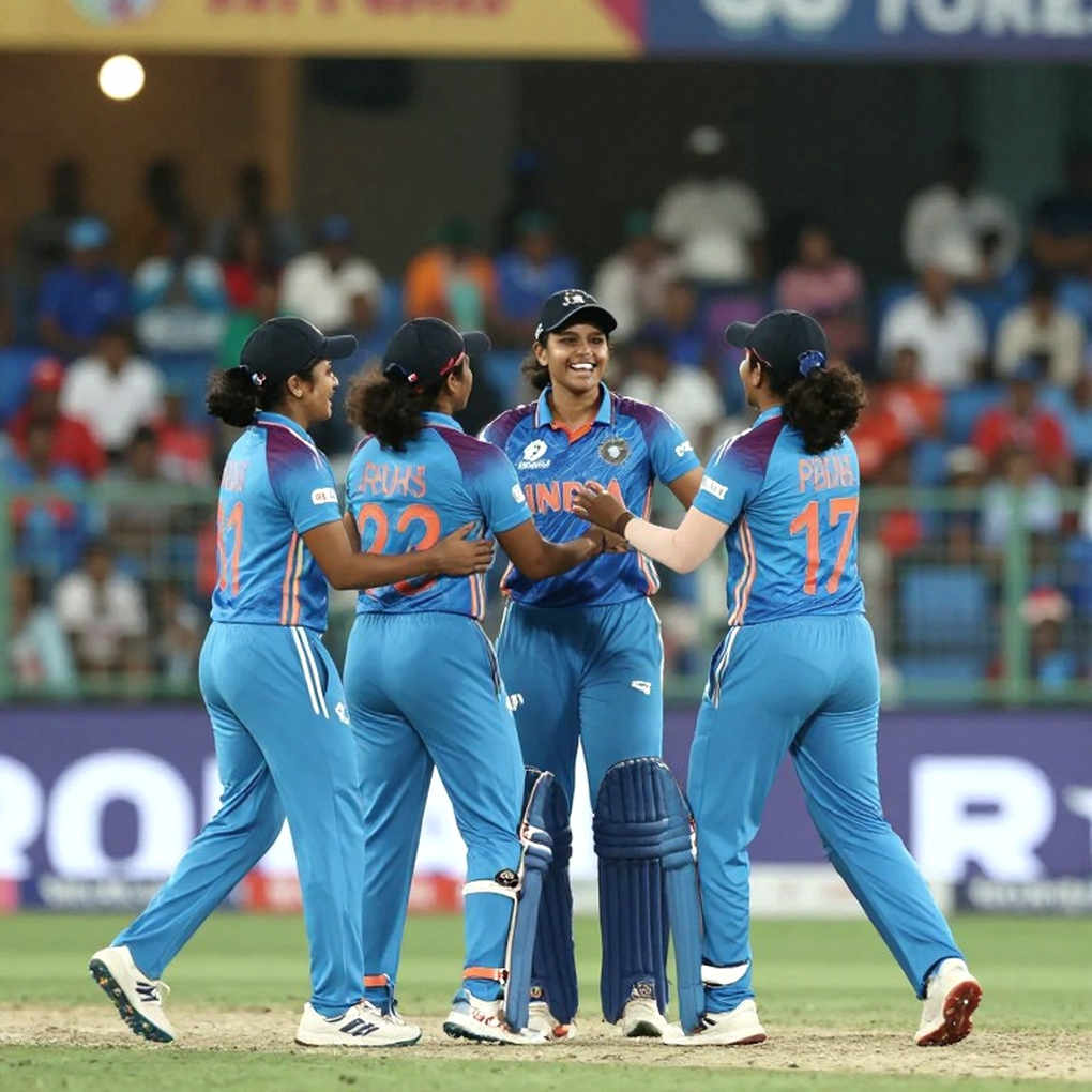 328/6 in Vadodara: Harmanpreet's Century Was a Rescue Innings, Not Proof of Force 328/6 in Vadodara: Harmanpreet's Century Was a Rescue Innings, Not Proof of Force